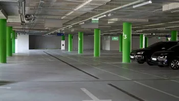 لافتات إكزيت ولوحات إرشادية في المواقف والكراجات الأرضية