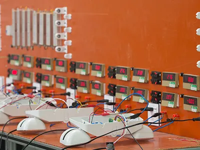 اختبار الشيخوخة للمنتجات النهائية على خط التجميع