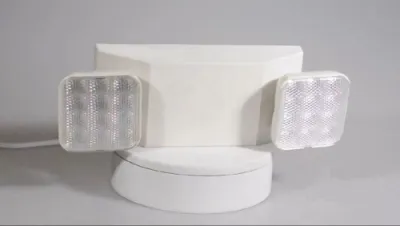 كشاف طوارئ  LED ثنائي الرأس معتمد بمعايير أمريكية وكندية