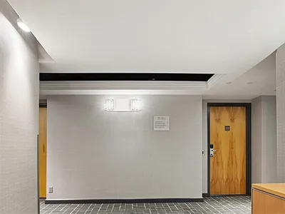 لافتة مخرج طوارئ LED بإضاءة جانبية (لوحة من الأكريليك والبلاستيك بتصميم أنيق بـ 5 لمبات خضراء)