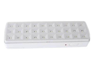 كشاف طوارئ  LED قابل لإعادة الشحن (إنارة موزعة بشكل مثالي ومناسبة للاستخدامات المنزلية والتجارية)