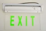 لوحة مخرج طوارئ LED بإضاءة جانبية (لوحة من الأكريليك والبلاستيك بتصميم أنيق بـ 5 لمبات خضراء)