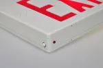 لافتة خروج طوارئ LED لون أحمر (معتمدة من UL للمواصفات الأمريكية والكندية)