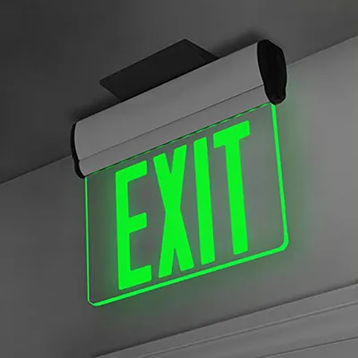 لوحة مخرج طوارئ LED بإضاءة جانبية (تصميم أنيق بخامة أكريليك شفافة أو عاكسة، مناسبة للتركيب في الممرات والمخارج، وفق أعلى معايير السلامة)