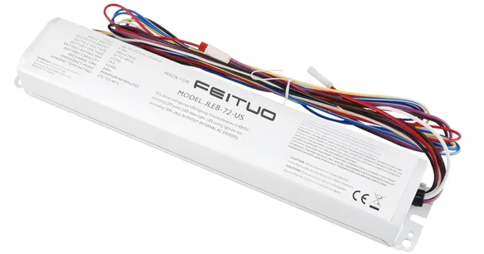 بطارية كشاف طوارئ  LED مدمجة وقابلة لإعادة الشحن – شحن سريع وآمن